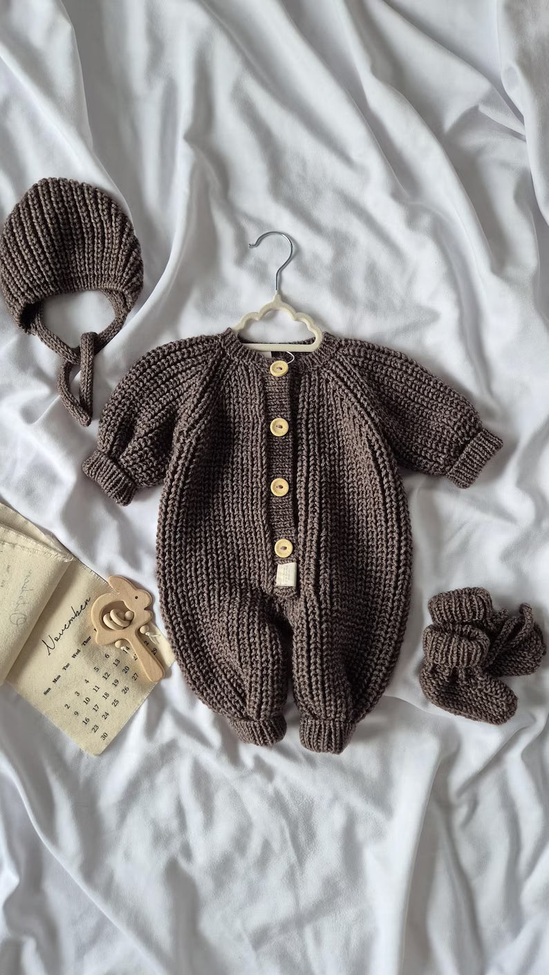 Luxury Hand-Knit Baby Romper Set – 3-Piece Overall, Hat & Booties Gift Set for Newborns & Infants