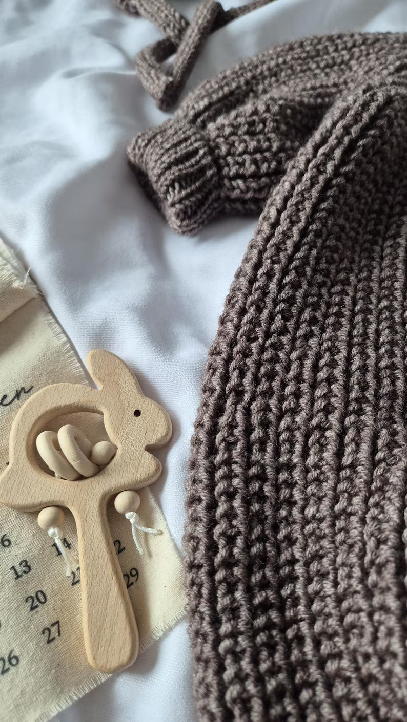 Luxury Hand-Knit Baby Romper Set – 3-Piece Overall, Hat & Booties Gift Set for Newborns & Infants