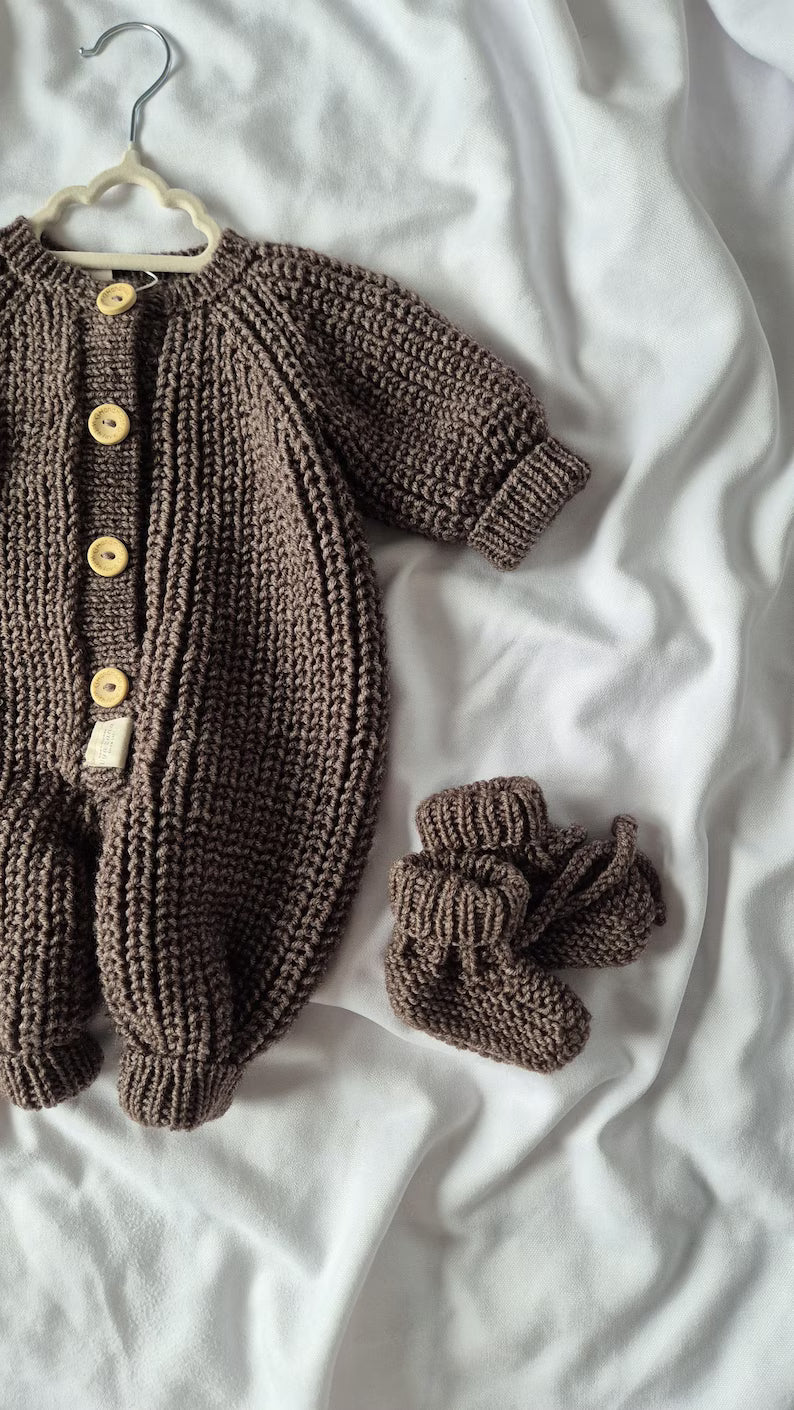 Luxury Hand-Knit Baby Romper Set – 3-Piece Overall, Hat & Booties Gift Set for Newborns & Infants
