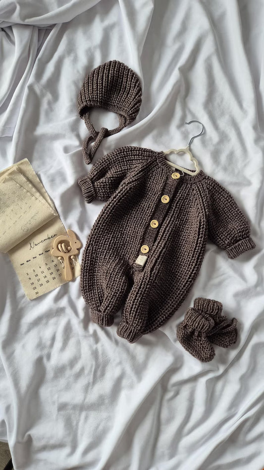 Luxury Hand-Knit Baby Romper Set – 3-Piece Overall, Hat & Booties Gift Set for Newborns & Infants