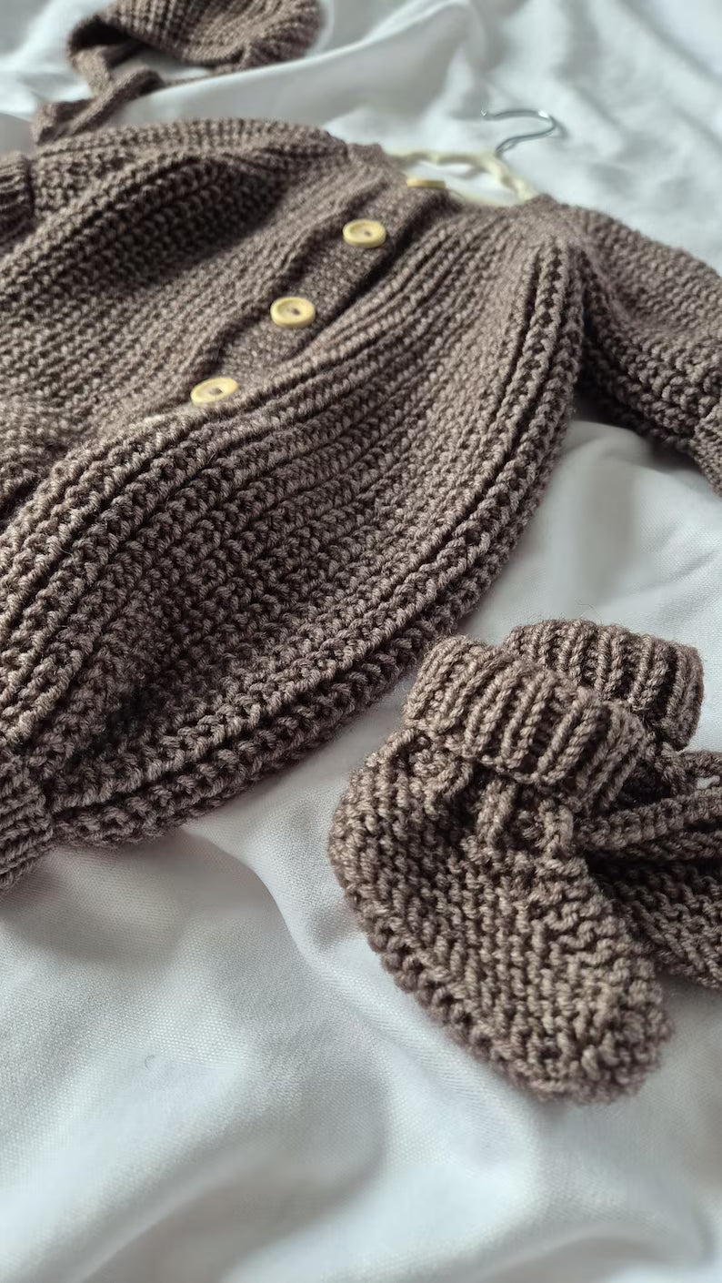 Luxury Hand-Knit Baby Romper Set – 3-Piece Overall, Hat & Booties Gift Set for Newborns & Infants