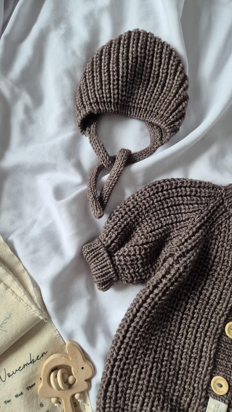 Luxury Hand-Knit Baby Romper Set – 3-Piece Overall, Hat & Booties Gift Set for Newborns & Infants