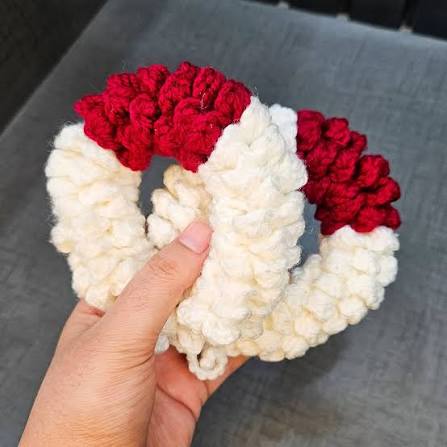 Red Rose Crochet Gajra Pair